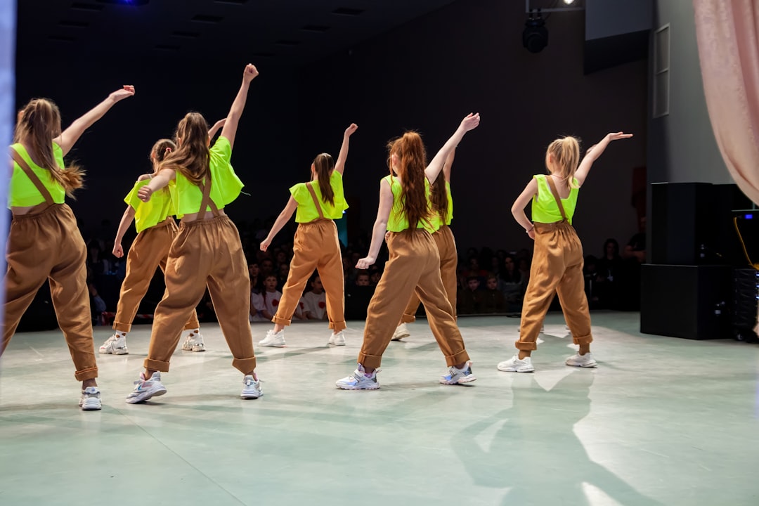 Культурные фестивали: музыка, искусство, танцы