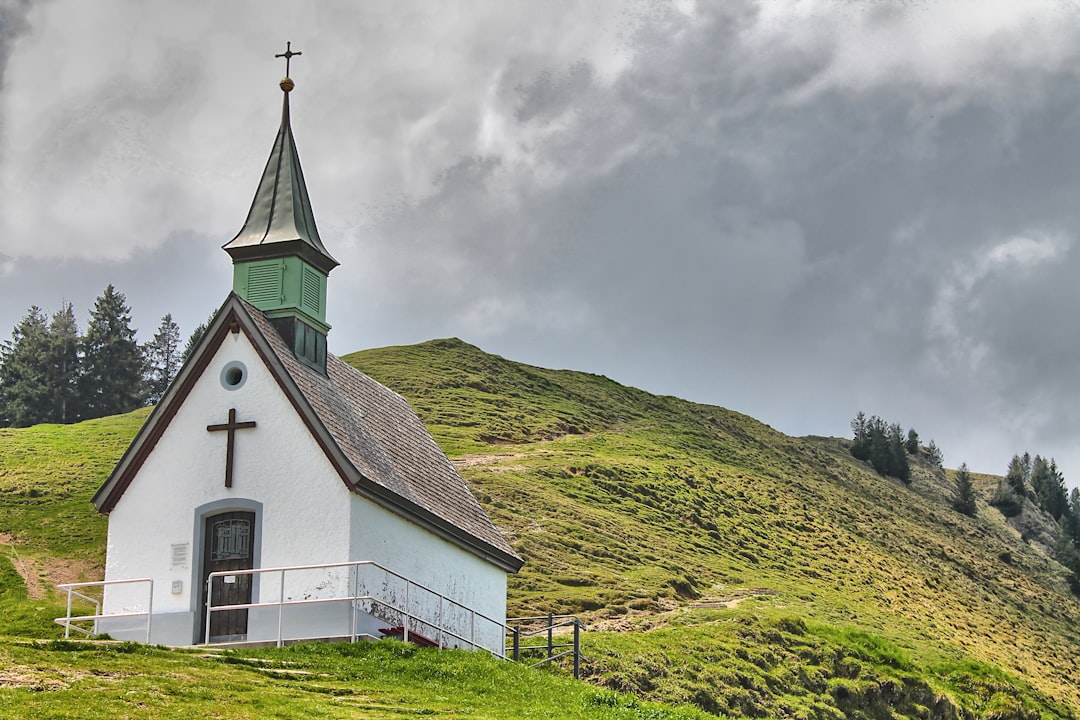 Паломничество к святым источникам и церквям