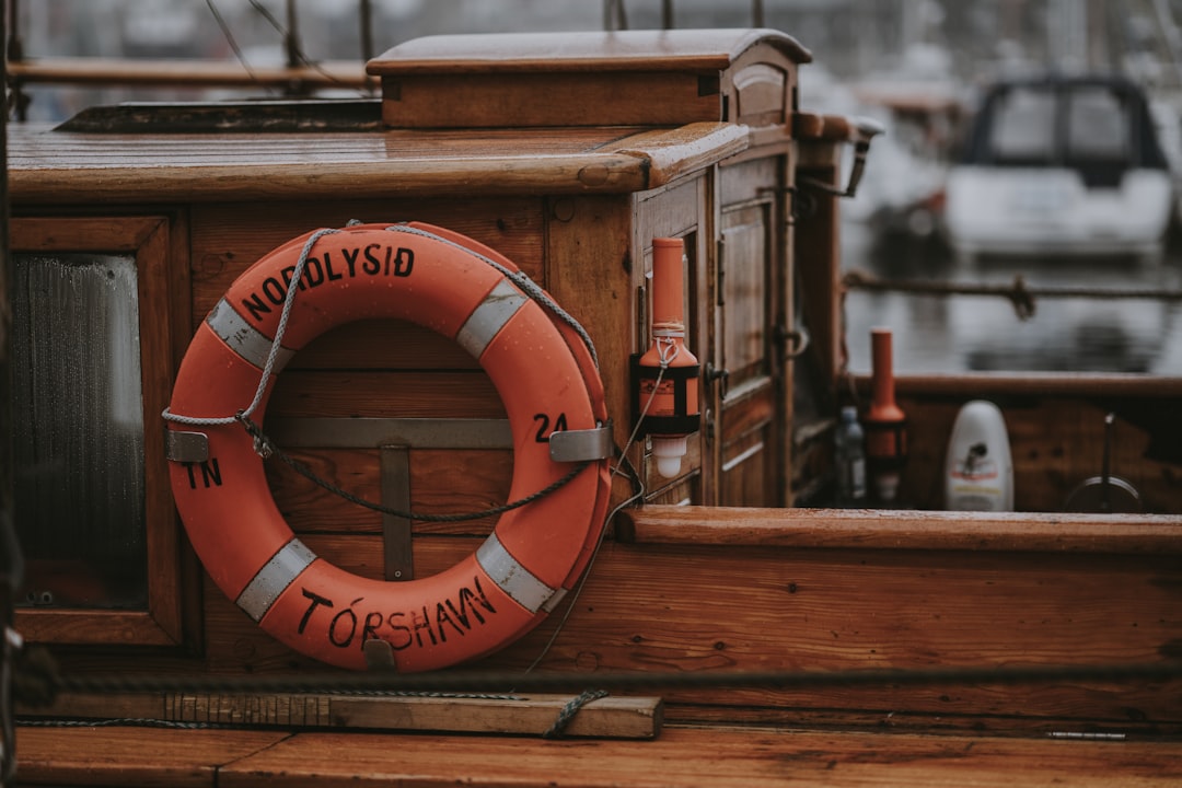 Путешествие на лодках и яхтах по рекам и морям