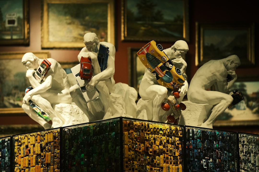 Путешествие в мире искусства: галереи и скульптуры