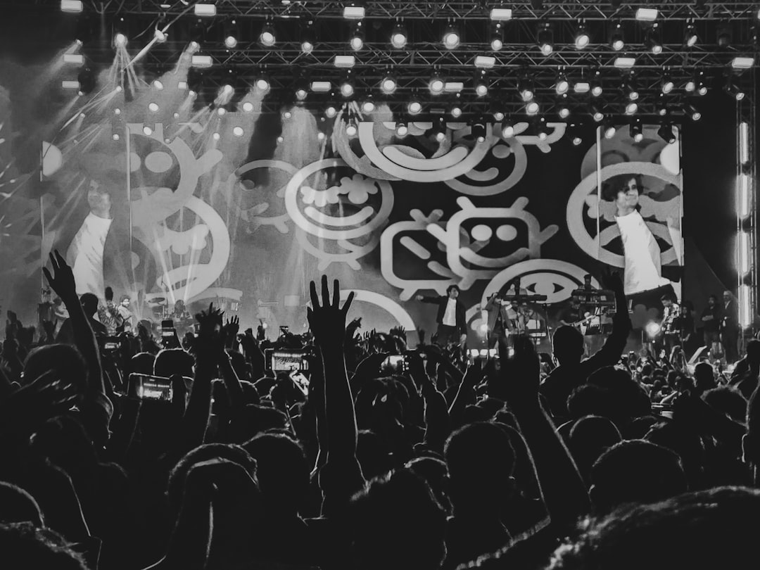 Путеводитель по миру музыкальных фестивалей: от рока до электронной музыки