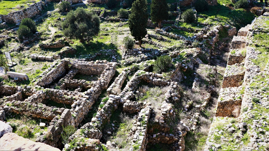 Тайны древних городов: археологические находки в путешествиях