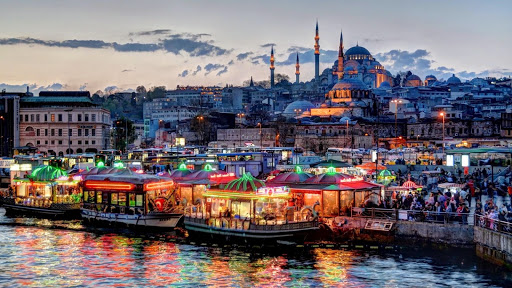 Горящие прямые рейсы из Москвы в Стамбул за 12300 рублей туда-обратно