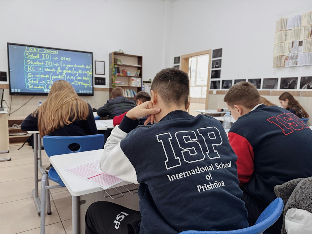 Интерактивные путешествия: выбор приключений по голосованию подписчиков