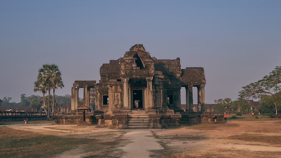 Исследование древних храмов и святилищ
