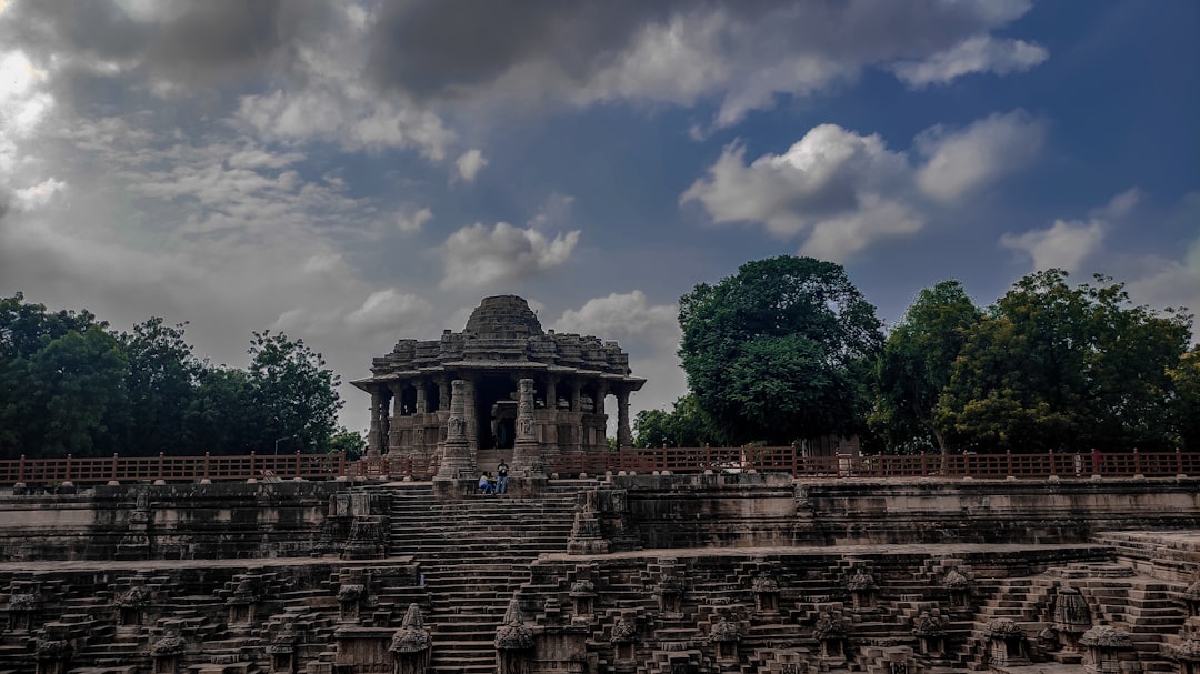 Исследование древних храмов и святилищ