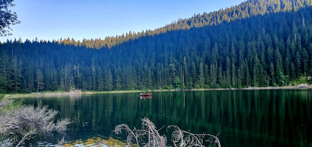 Озерные приключения: красивые озера и активный отдых