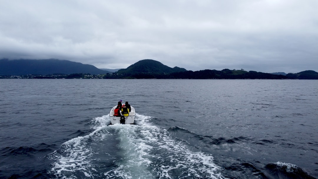 Приключения на воде: райдерские и каякинг туры