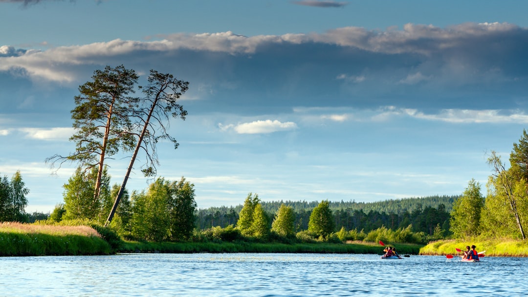 Приключения на воде: райдерские и каякинг туры