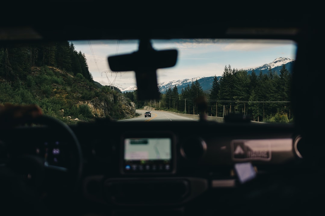 Путешествие на автомобиле: дорожные приключения