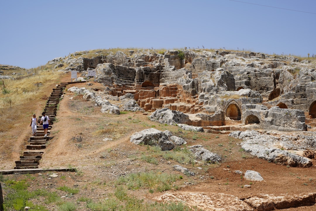 Путешествие на поиски древних сокровищ и артефактов