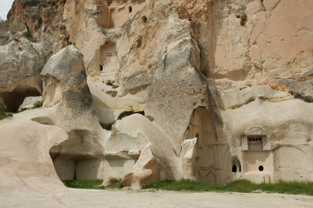 Путешествие на поиски древних сокровищ и артефактов