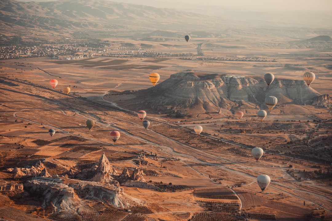 <strong>Путешествие на воздушных шарах: волшебные виды сверху</strong>
Путешествие на воздушных шарах