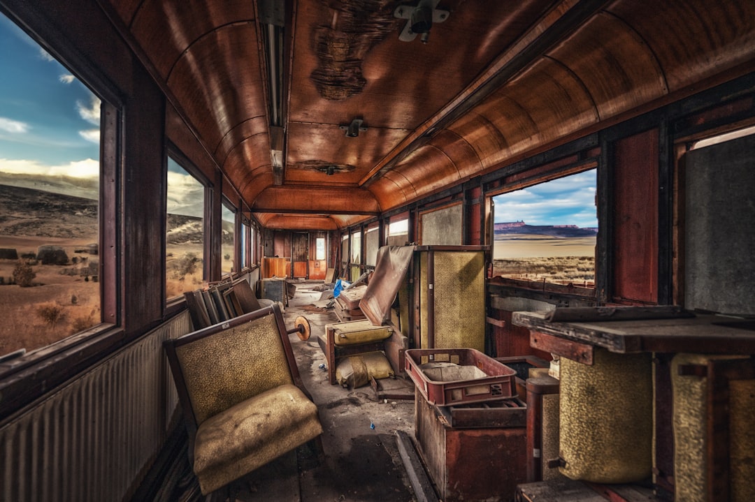 <!DOCTYPE html>
<html>
<head>
  <title>Путешествие по самым необычным поездам мира</title>
</head>
<body>

Путешествие по самым необычным поездам мира