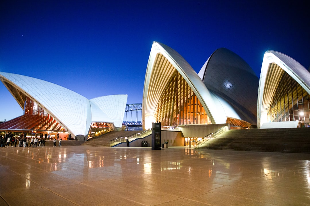 Путешествие в мире архитектурных чудес: от Пизанской башни до Сиднейской оперы