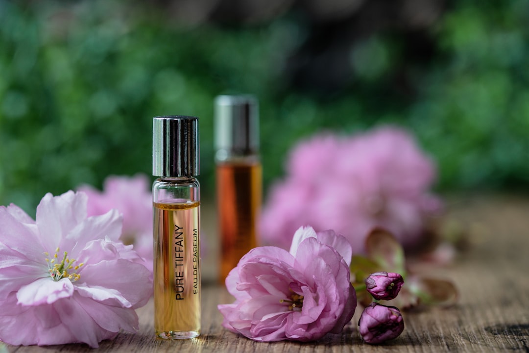 Путешествие в мире ароматов: от природных запахов до парфюмерии