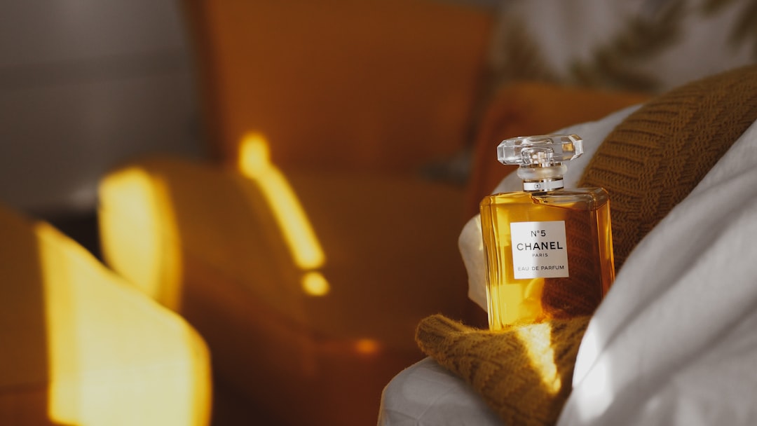 Путешествие в мире ароматов: от природных запахов до парфюмерии