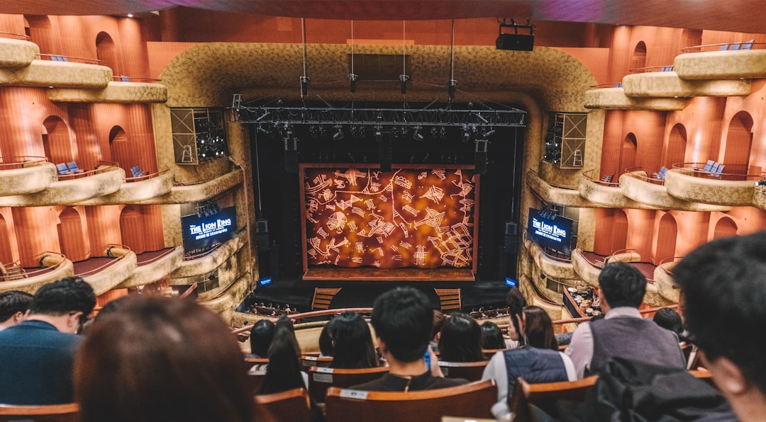 Путешествие в мире культурных фестивалей: от кино до театра