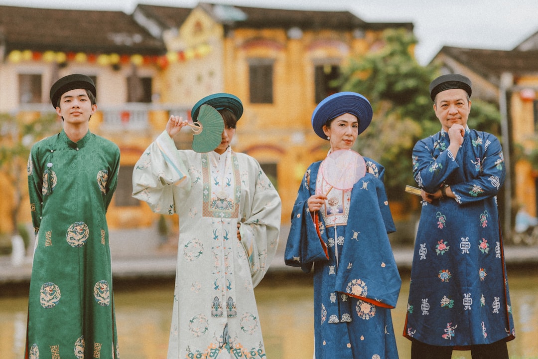 Путешествие в мире национальных костюмов и традиций одевания