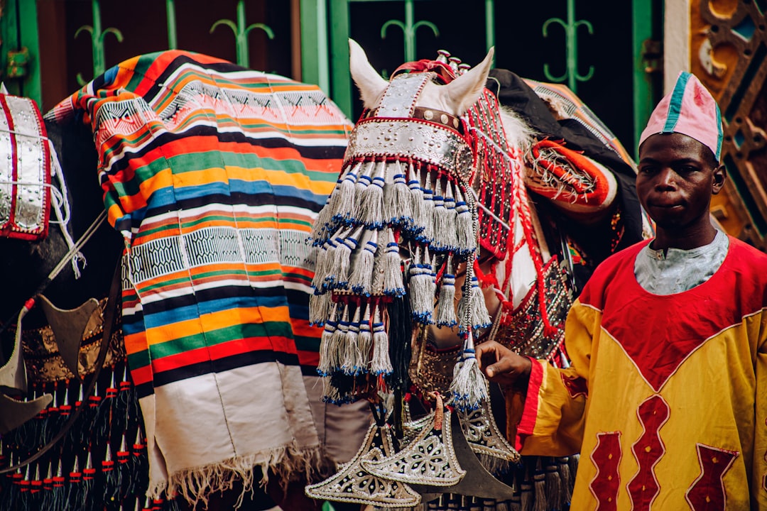 Путешествие в мире национальных костюмов и традиций одевания