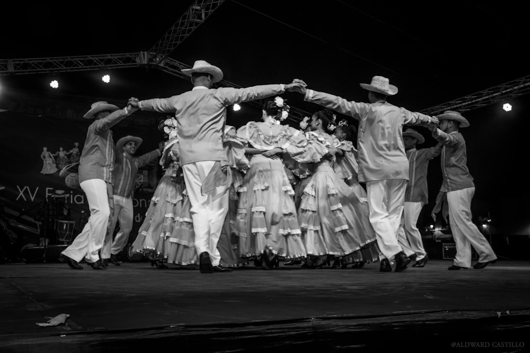 Путешествие в мире национальных танцев и музыки