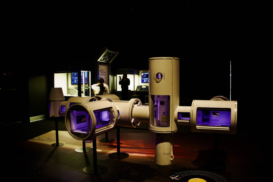 Путешествие в мире науки и технологии: музеи, выставки, инновации