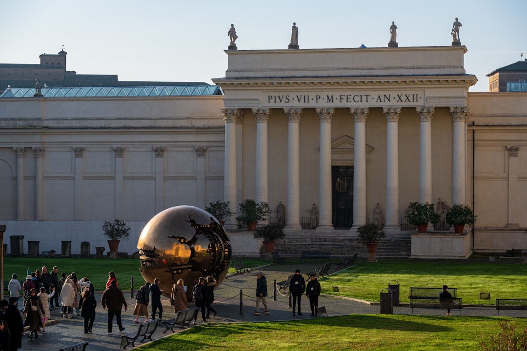 Путешествие в мире науки и технологии: музеи, выставки, инновации