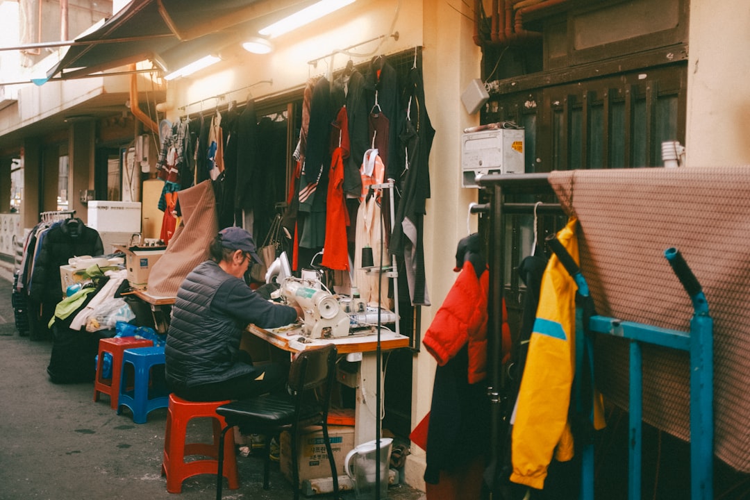 Путешествие в мире ремесел: мастер-классы, местные ремесленники