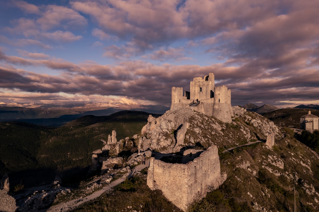 Путешествие в мире старинных крепостей и замков
