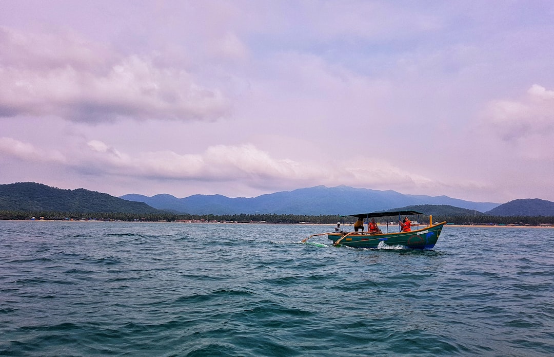 Путешествие в мире водных путешествий: от каякинга до рафтинга