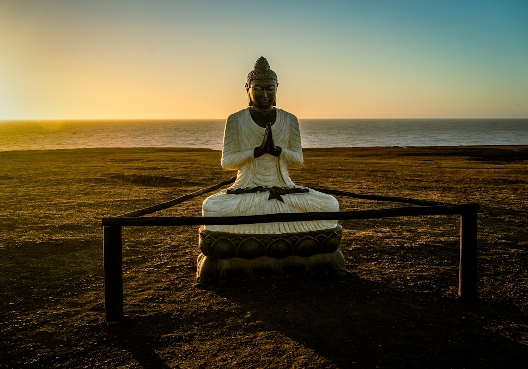 Путешествие в мире восточных практик: йога, медитация, аюрведа