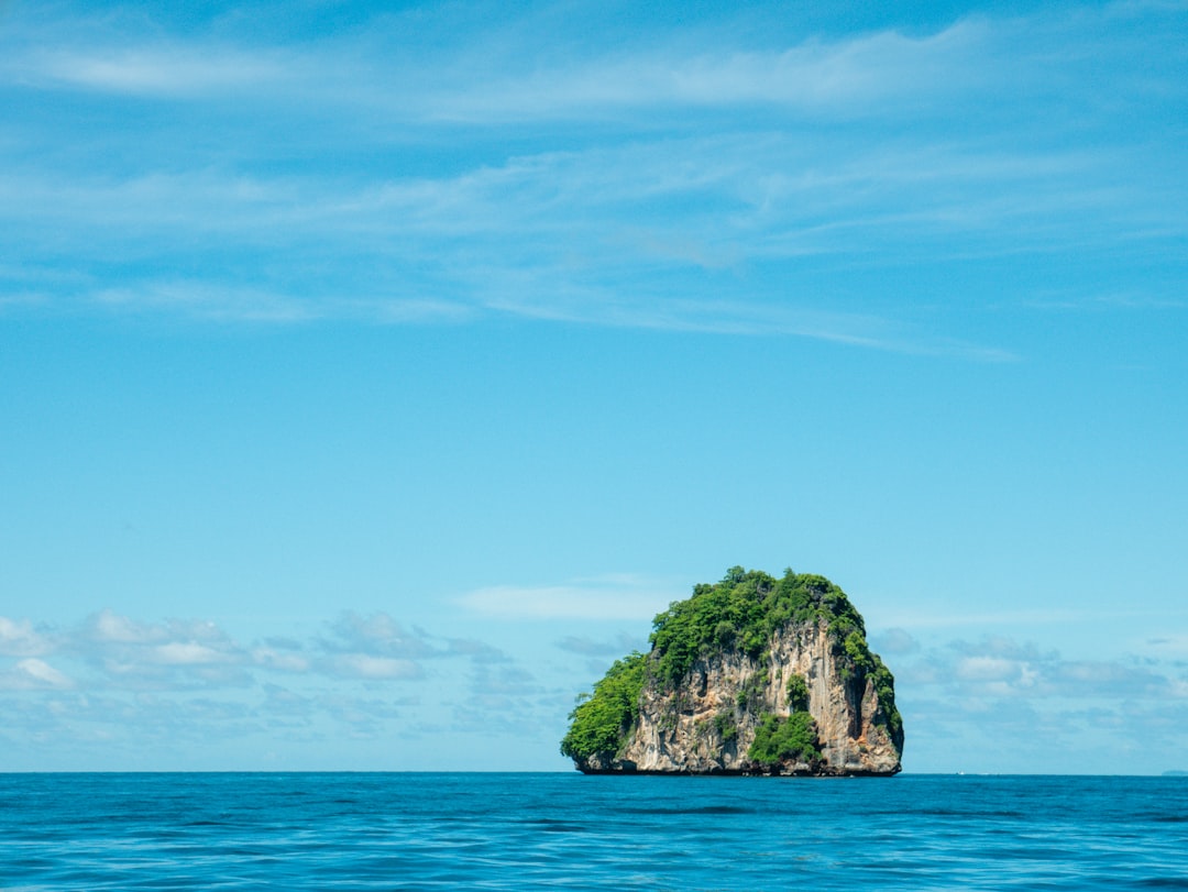 Путеводитель по таинственным островам в Тихом океане