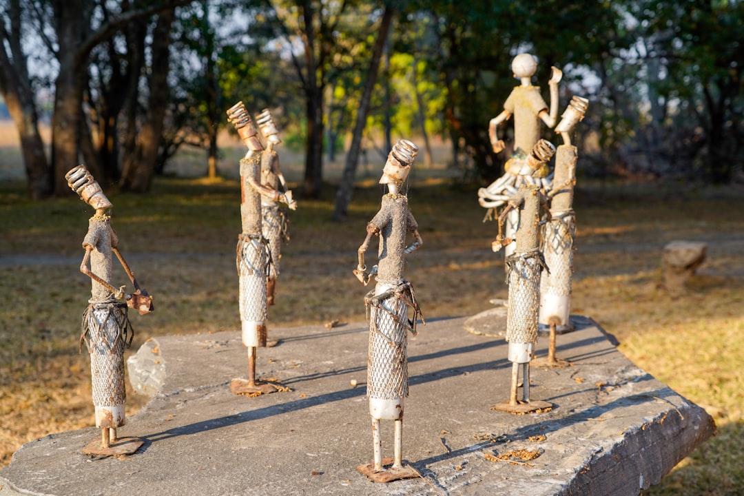 Путевые заметки о встречах с местными художниками и скульпторами