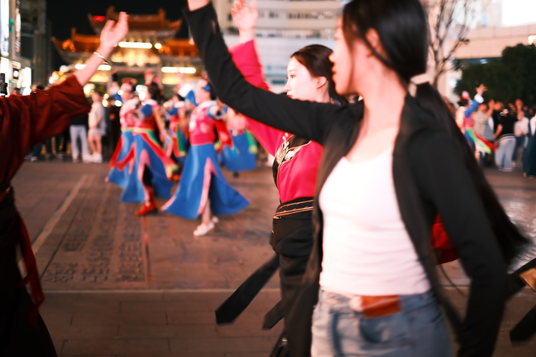 Путевые заметки о встречах с местными танцорами и хореографами