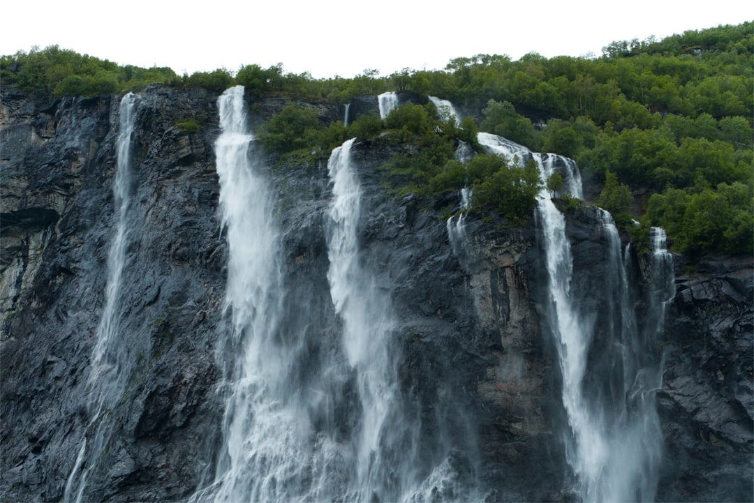 Самые красивые водопады и водные падения