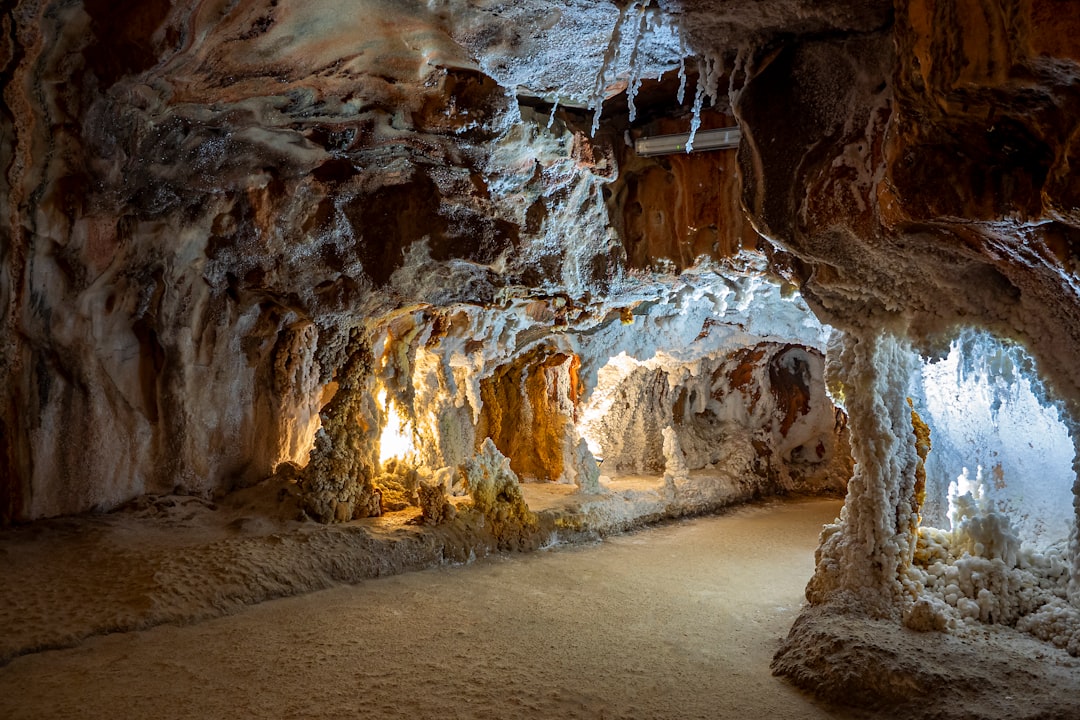 Сокровища под землей: пещеры и подземные лабиринты