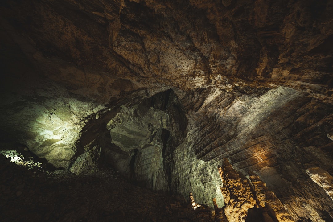Сокровища под землей: пещеры и подземные лабиринты