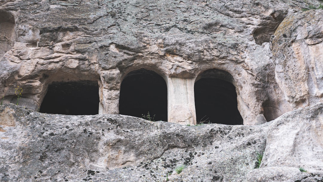 Сокровища под землей: пещеры и подземные лабиринты