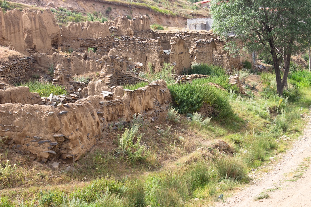 Тайны древних городов: археологические находки в путешествиях