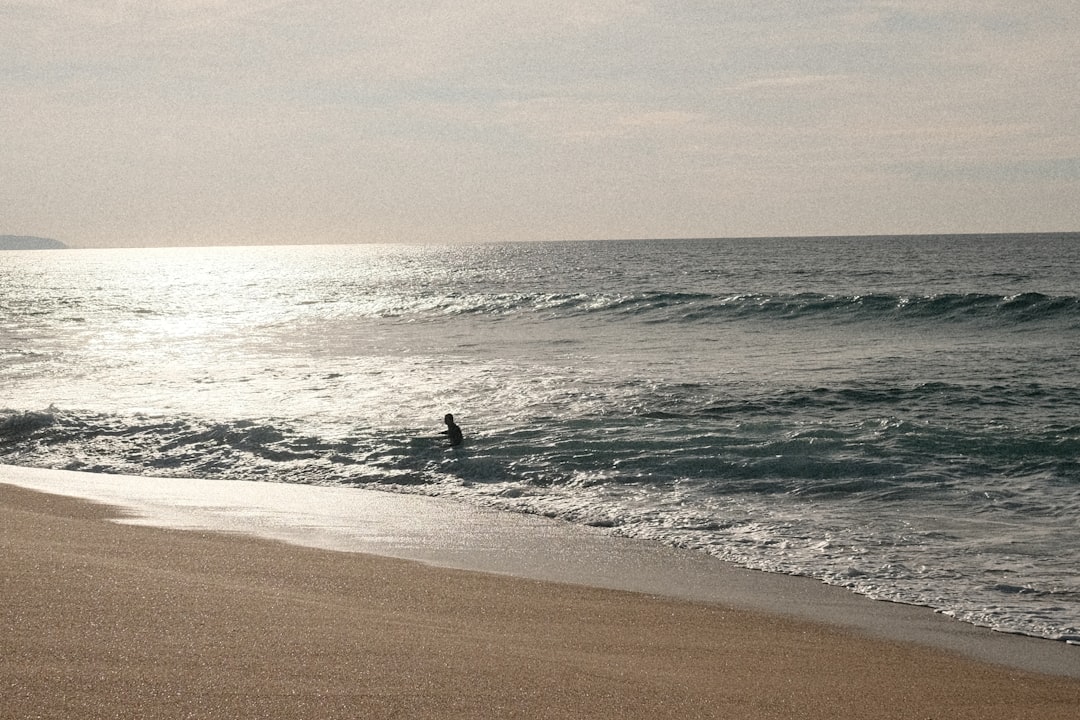 В поисках совершенных пляжей для серфинга