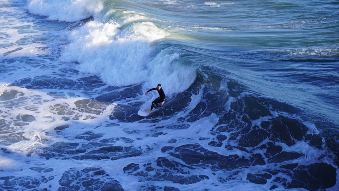 В поисках совершенных волн для серфинга