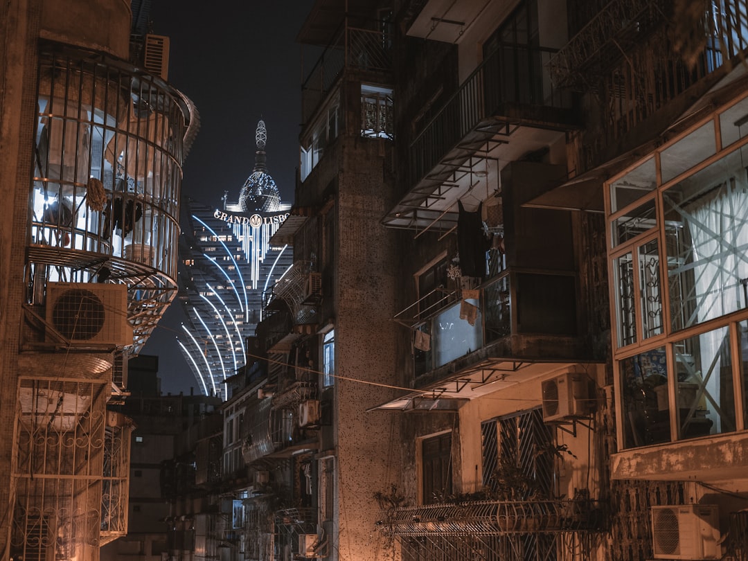 Загадочные города-призраки и их истории