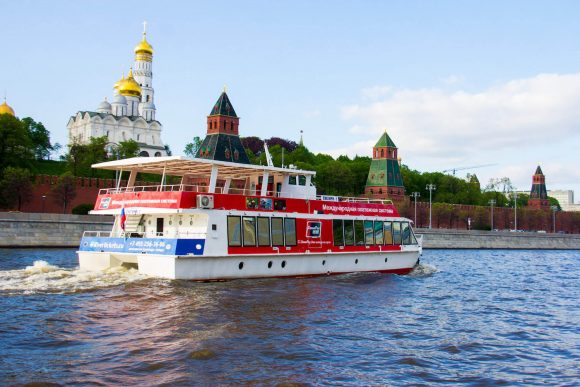 Круизы по Москва-реке в июне-июле за 99 рублей
