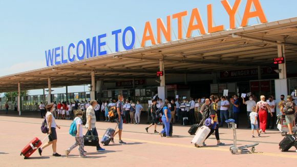 Прямые рейсы из Тюмени и Сургута в Турцию за 6800 рублей (в июне и начале июля)
